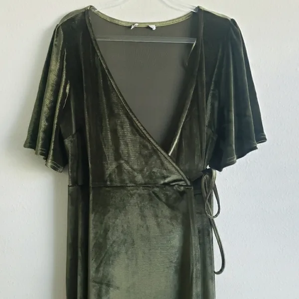 Baltic Born Katelyn Velvet Wrap Maxi Dress New Without Tags - Image 4