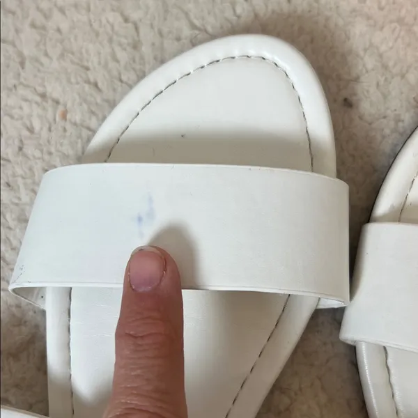 Guess White Slide Sandals with Gold Logo Accent size 8. - Image 8