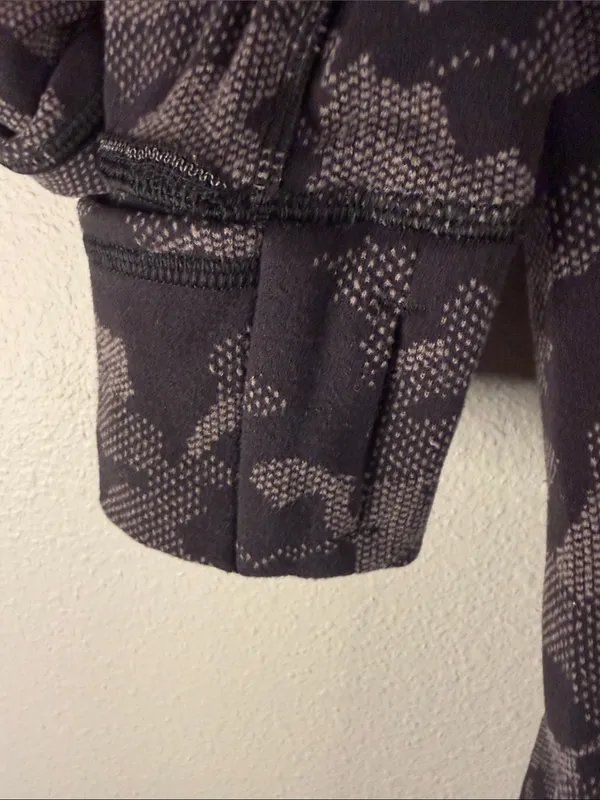 Lululemon Runderful Long Sleeve – Heritage Camo Jacquard Black Lunar Rock Size 4 - Image 4