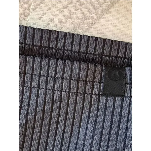 Lululemon Ribbed Softstreme Cropped Tank Gray Black Size 0 V-Neck Peach Fuzz - Image 2