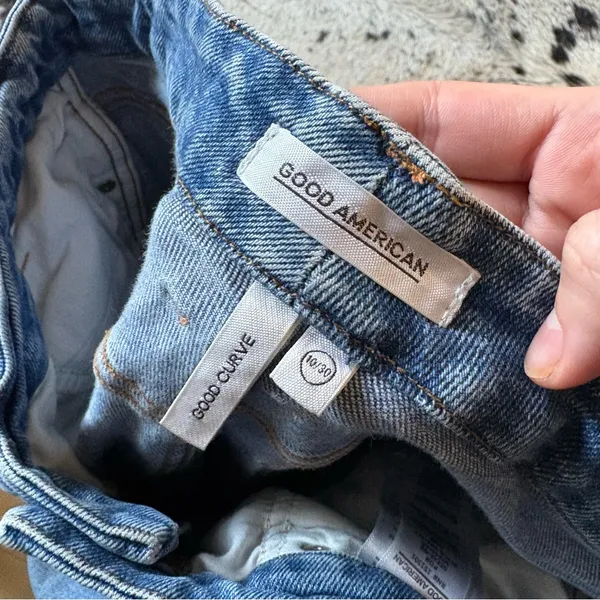 GOOD AMERICAN Good Curve Distressed Jeans‎ Size 10/30 STYLE: GCS127T - Image 3