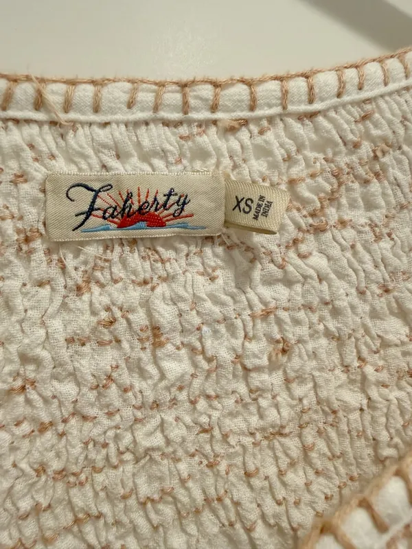 FAHERTY Laura Embroidered Top in Whisper White Smocked Neck‎ Peasant size XS - Image 6