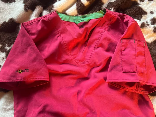 Carhartt Scrub Top - Image 4