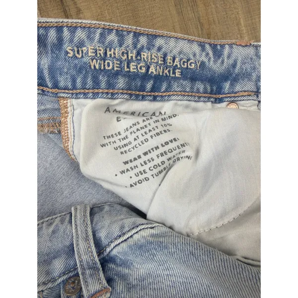 American Eagle Super High-Rise Baggy Wide Leg Ankle Jean Light Wash Distressed 6 - Image 4
