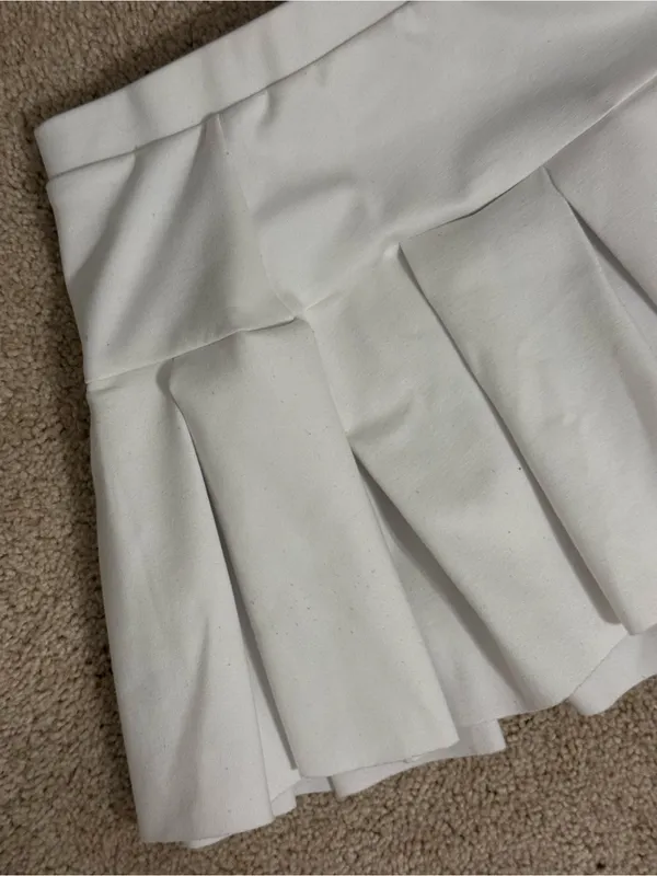 Lioness White Pleated Skirt - Image 3
