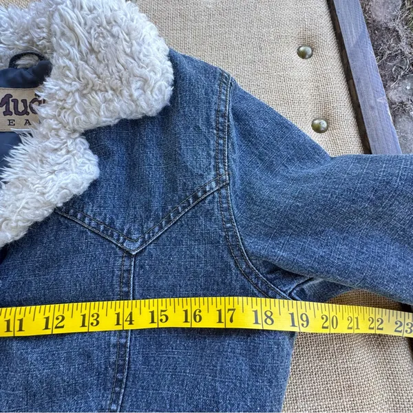 Y2K Mudd Faux Fur Trim Vintage Denim Jacket Size Medium - Image 5