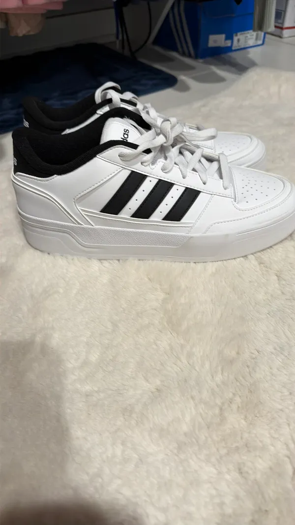 Women’s Adidas turnaround lace up sneaker - Image 5