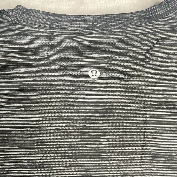 Lululemon Swiftly Short Sleeves Gray Shirt Size 8 / 10 - Image 4