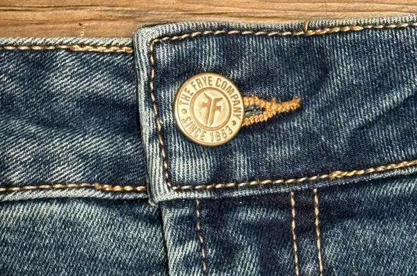 Woman’s FRYE jeans - Image 4