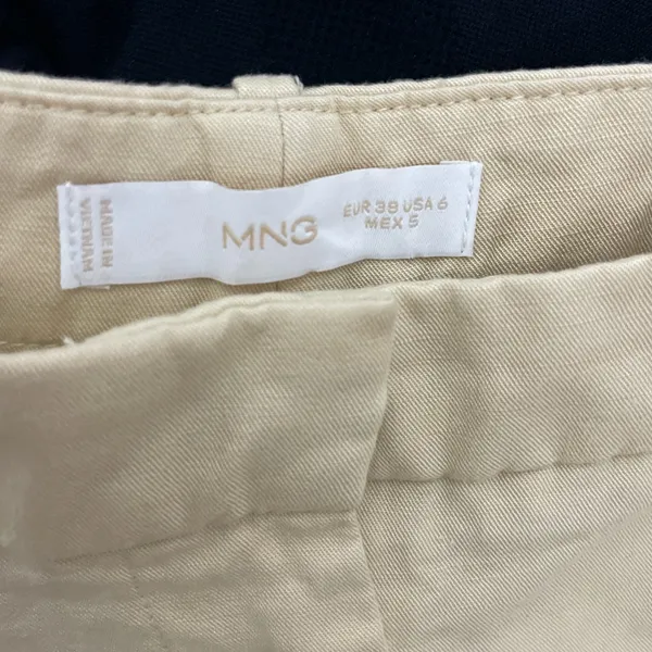 MNG Mango Shorts Beige Pleated women’s Size 38 (US 6) (A175)”✨ - Image 6