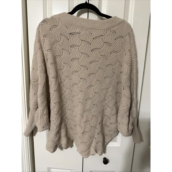 Women's Andree By Unit Scalloped Detail Knit Sweater Beige Sz Small - Image 3