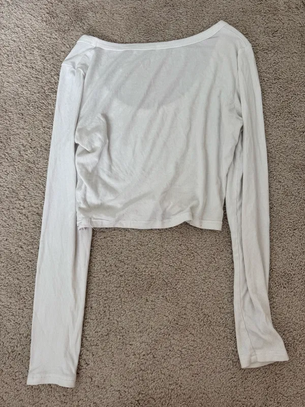 White long sleeve cropped top - Image 2