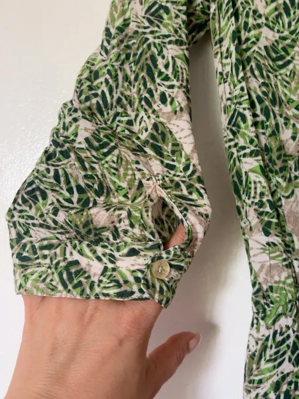 CAbi Green Tropical Print Surplice Dress Size S - Image 5
