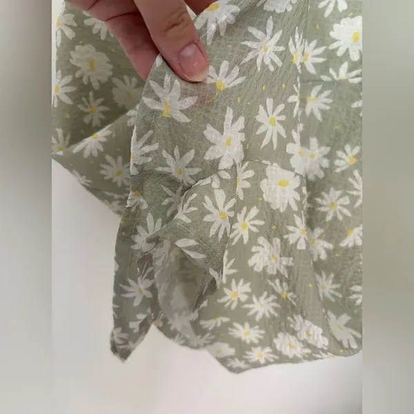 Princess Polly Green Daisy Print Romper Size 6 Smocked Back V Neck - Image 6