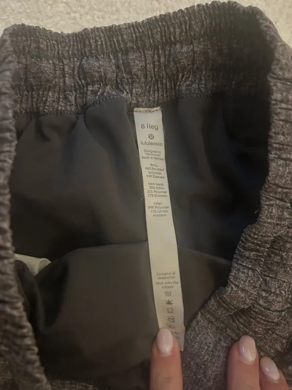 Lululemon Hotty Hot 2.5" Shorts - Image 3