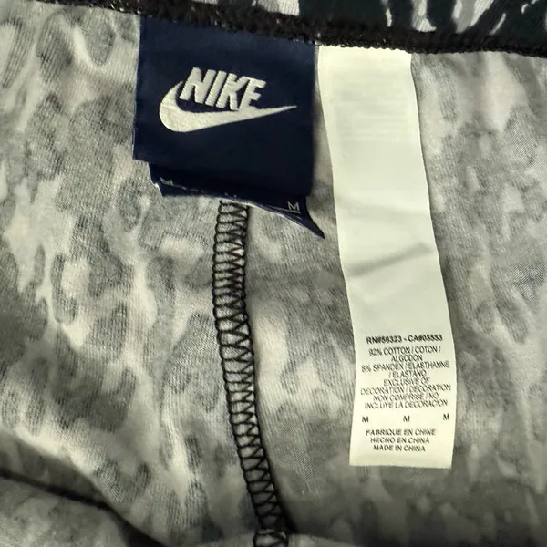 Nike Black Gray White Mottled Print Camouflage Soft Pull On Leggings size M - Image 6