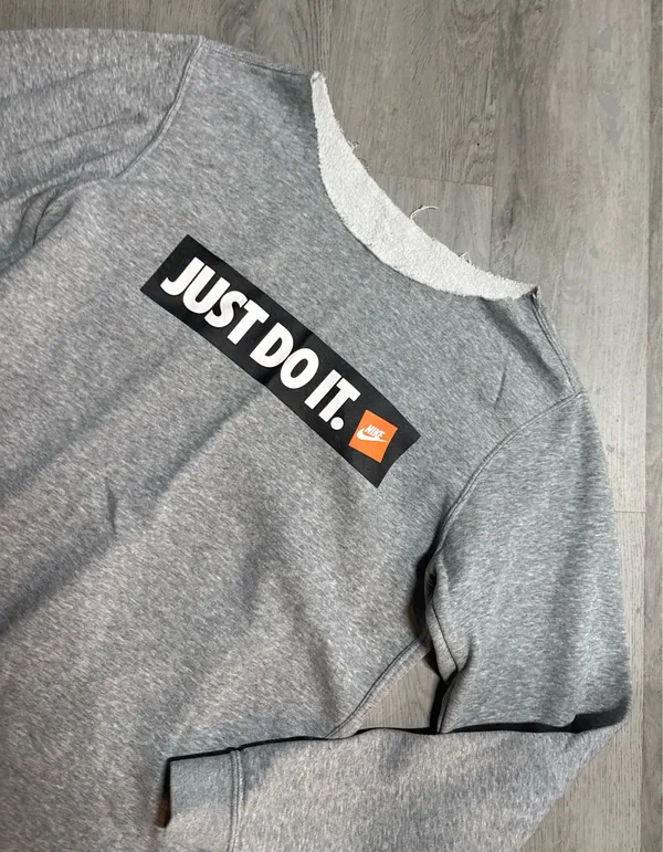 Nike cut off sweatshirt  - Image 3
