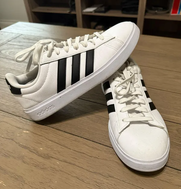 Adidas Women's Grand Court 2.0 Sneaker size 8! No :( - Image 2