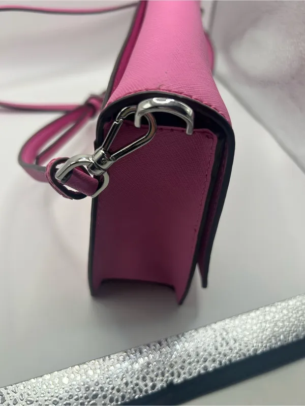 Kate Spade Cameron Small flap crossbody bag with chain strap bright peony pink - Image 12