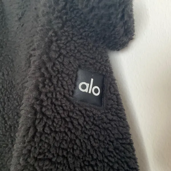 Alo Yoga Foxy Sherpa Jacket Black M - Image 4