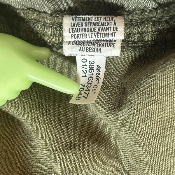 Aerie Women's Utility Shorts XS Green High Rise Frayed Hem Casual - Image 3