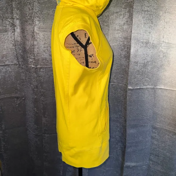 Nike Sleeveless Hoodie Women L Yellow UNC Tar Heels Graphic‎ Cowl Neck Sporty - Image 4