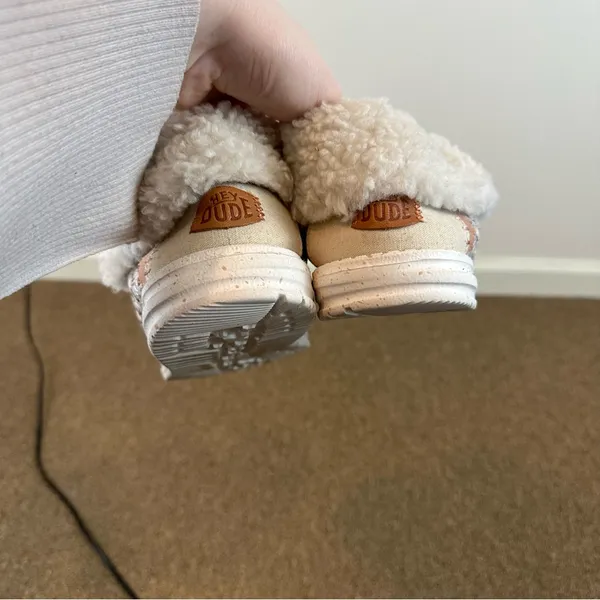 Hey Dude Women's Wendy Fold Casual Moccasin Sneakers Beige Sherpa Size 9 - Image 8