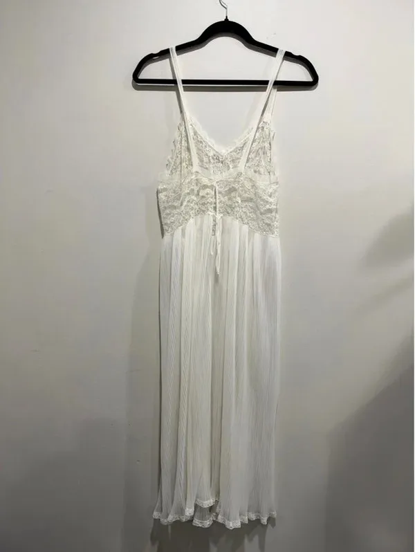 Vintage 1950s Rhythm Lingerie Sheer Pleated Lace Nightgown 34 - Image 4