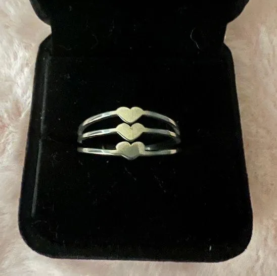 Ladies Gorgeous Stainless Steel Silver Ring Size 9 - Image 2