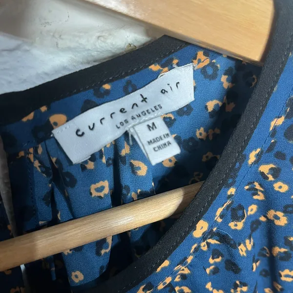 Current Air Women's Blue Speckled Long Sleeve Accordion Hem Blouse Size‎ Medium - Image 2
