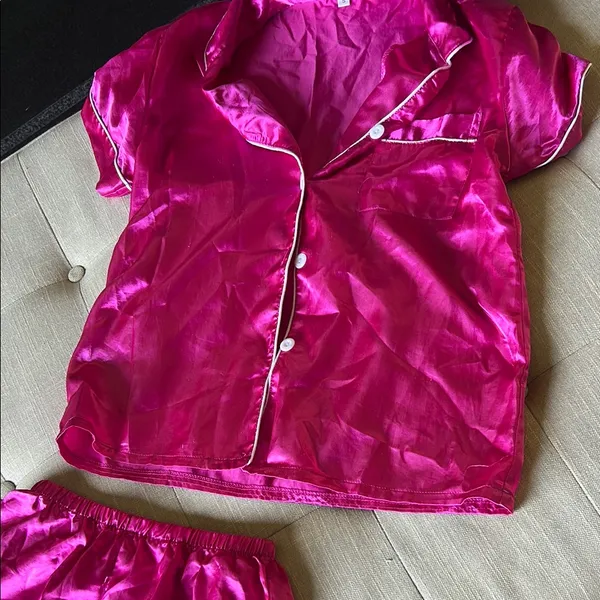 Non Signe Pink Satin Trimmed Two Piece Pajama Set Size Small - Image 4
