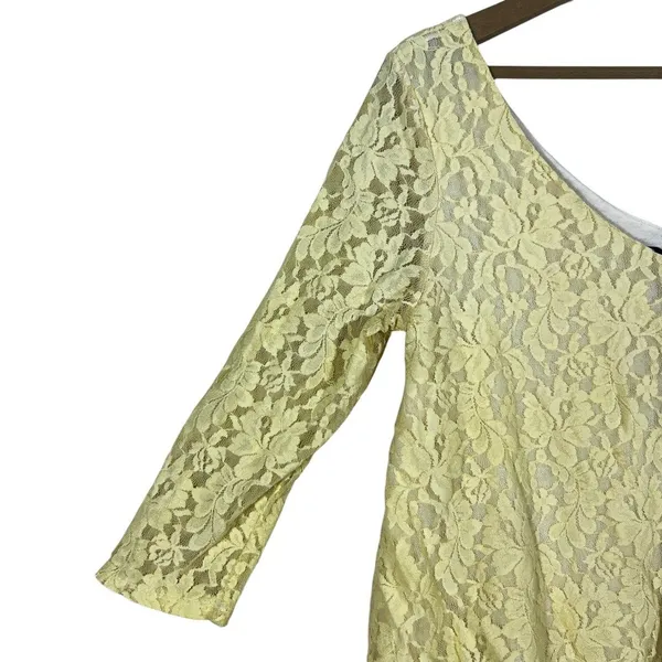 American Eagle Floral Lace V-Neck Blouse Yellow Boho 3/4 Sleeve Size M - Image 3