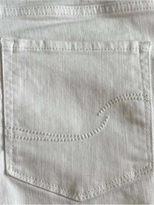 Signature by Levi Strauss & Co. White Distressed Denim Shorts Size 6 W28 - Image 7