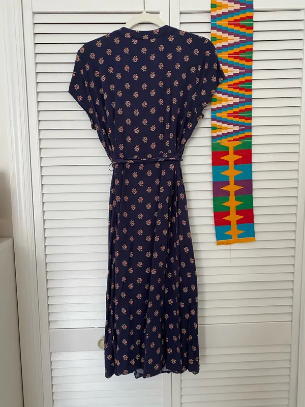 Old Navy Wrap Dress Floral Blue - Image 7