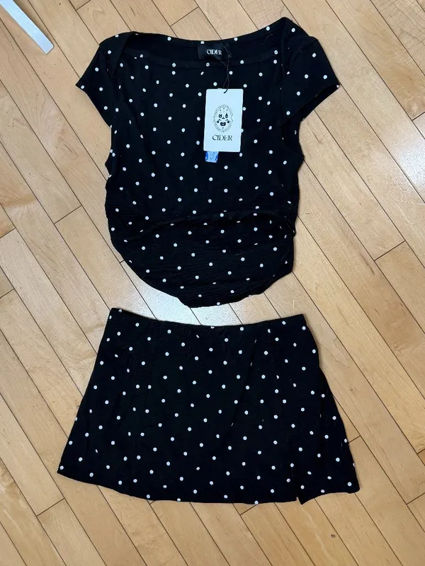 Cider Polka Dot Boat Neck Ruched Tee & Mini Skort Set NEW NWT Size small - Image 3