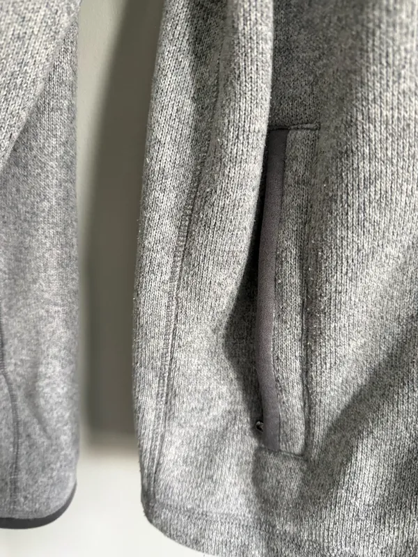 Men’s Patagonia zip-up  - Image 5
