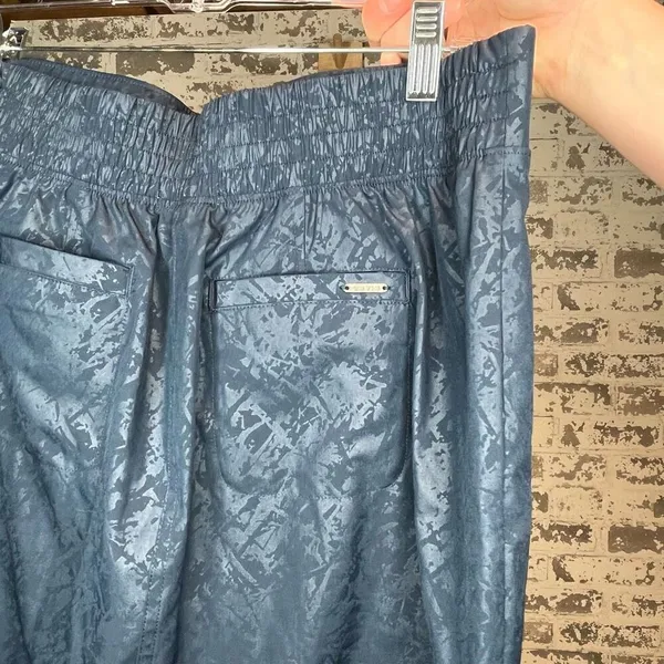 Orvis | women blue athletic skirt with shorts - Image 3