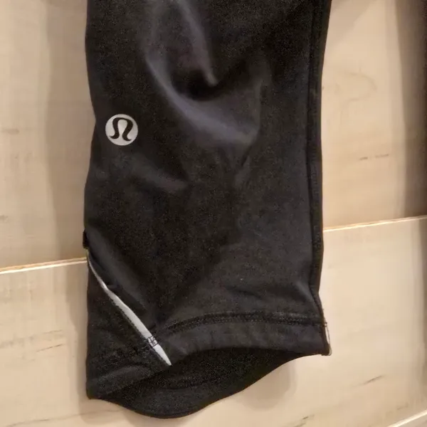 {8} Lululemon Run Fast And Free Crop Black / High Noon Dot Lilac Black Lilac - Image 9