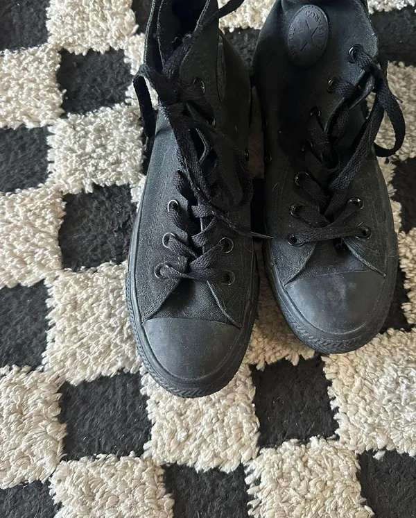 Chuck Taylor High Top - Image 2