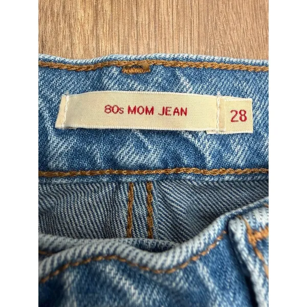 Levi's Premium 80s Mom Jeans Women 28 High Rise Tapered Light Wash Denim - Image 5