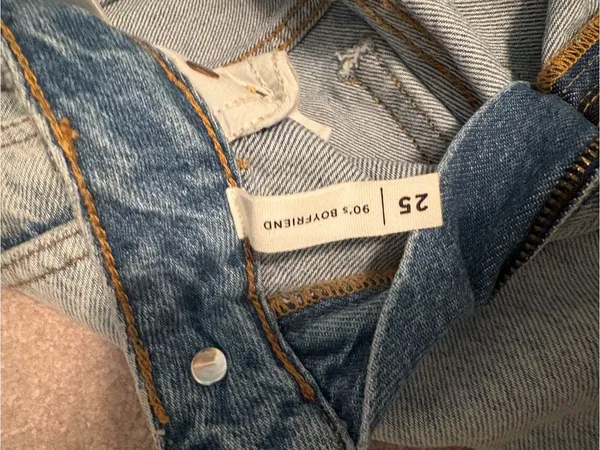 PacSun 90s lightwash baggy boyfriend jeans Size 25 - Image 4