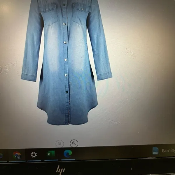 NWOT size small lightweight Denim look snap front dress necklace not included - Image 3