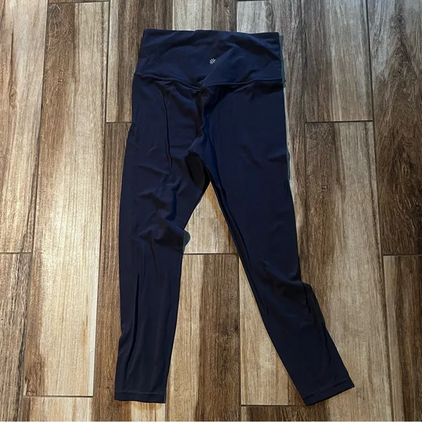 Athleta black capri leggings - Image 3