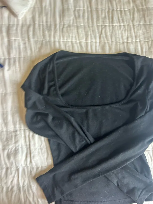 Plain black long sleeve - Image 2