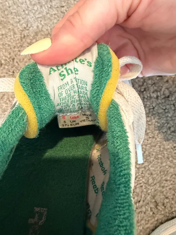 Reebok Women’s Green Suede Shoes - Image 3