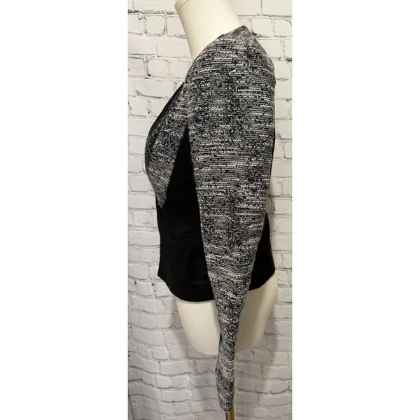 BCBG MaxAzria Black & White Long Sleeve Short Cotton Blend Blazer Size XXS - Image 3