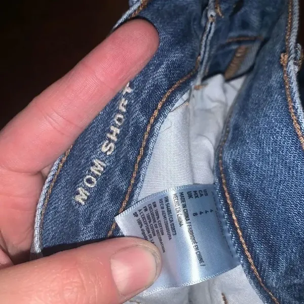 American Eagle high waisted cuffed size 4 mom shorts - Image 3