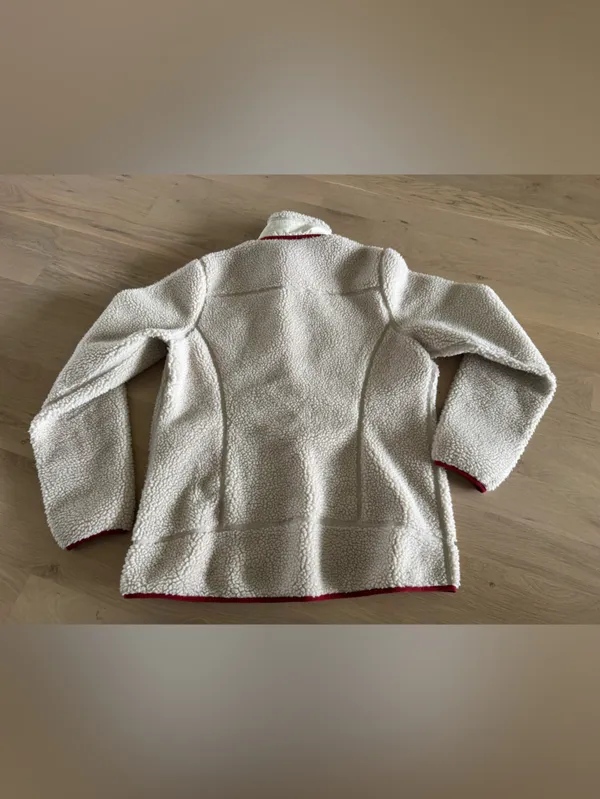 Patagonia Women's Classic Retro-X Fleece Jacket cream red size large - Image 9