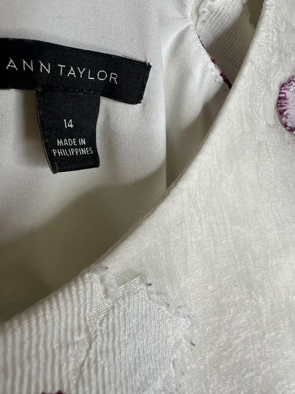 Ann Taylor Dress Womens 14 Ivory Purple Floral Jacquard Sleeveless Sheath Lined - Image 3