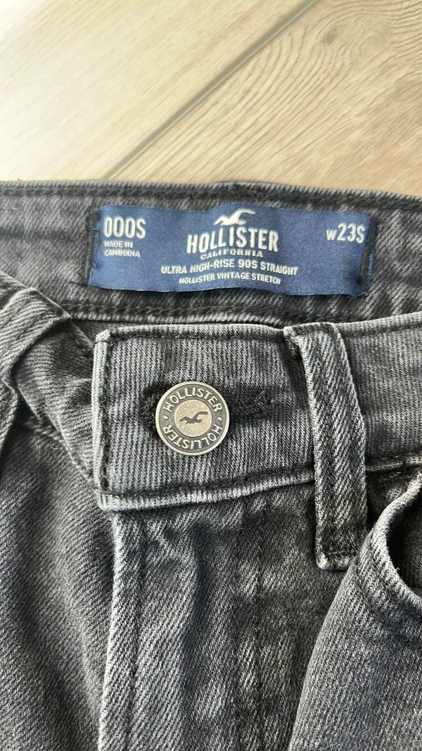 Hollister black straight leg jeans - Image 2
